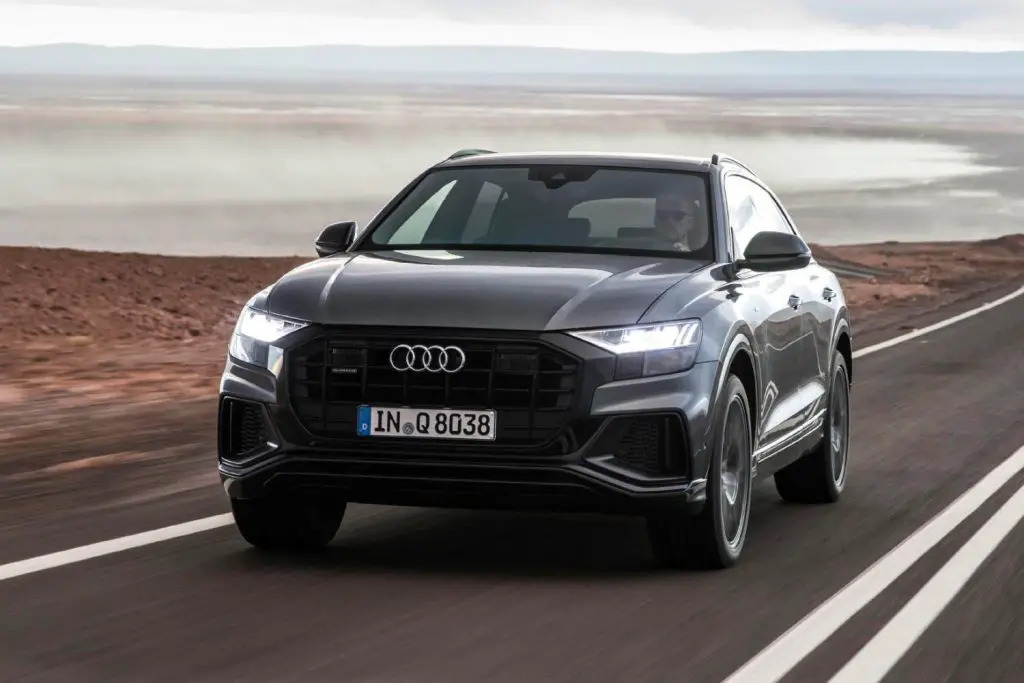 Audi Q8 front 3/4 view