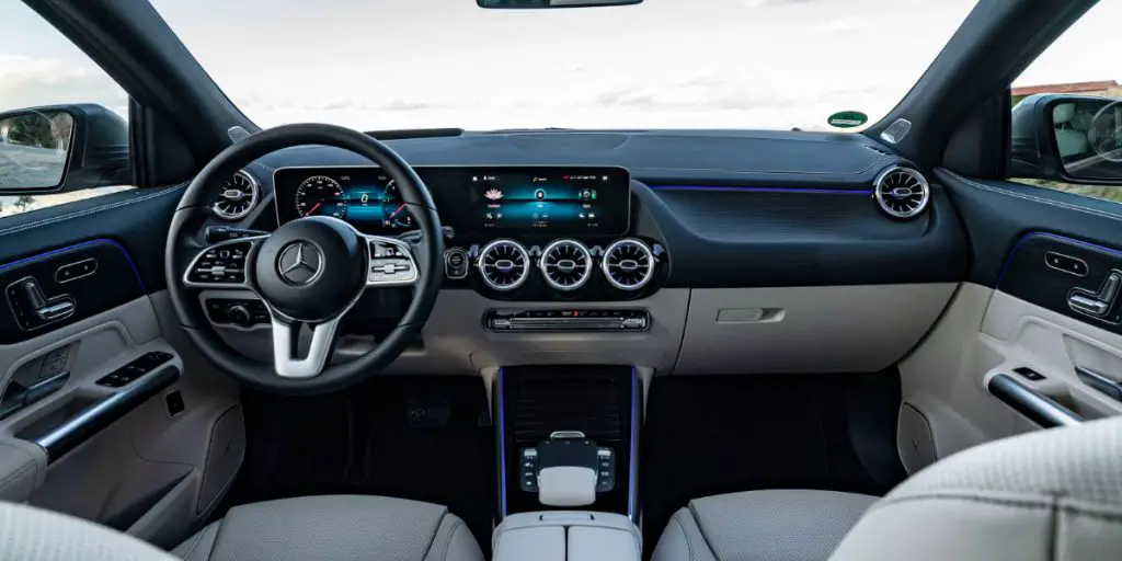 Mercedes GLA interior