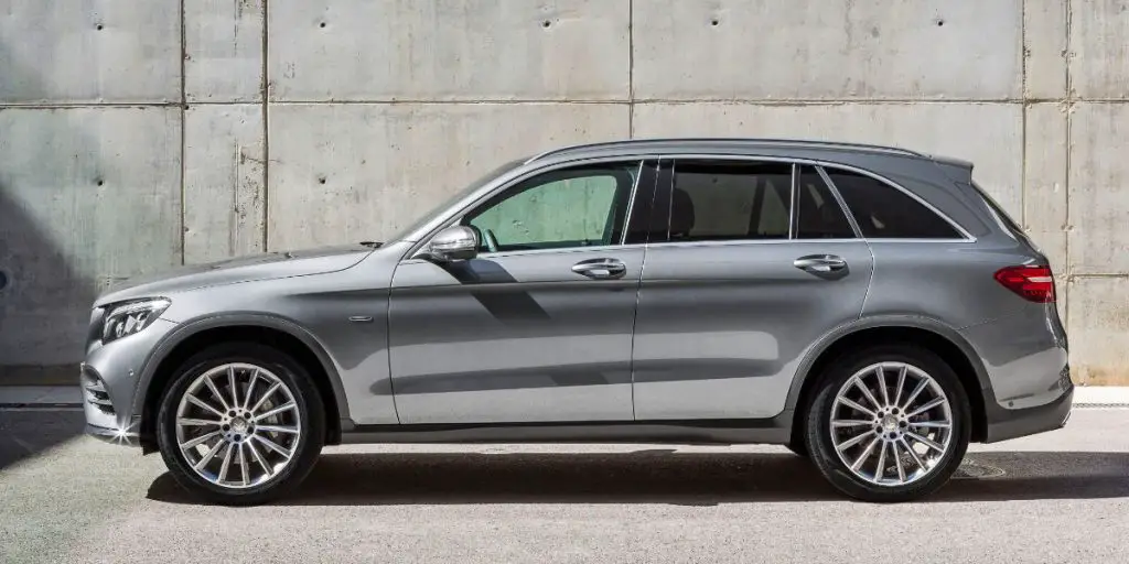 Mercedes GLC side view