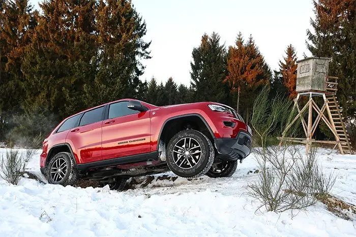 Jeep Grand Cherokee off-roading