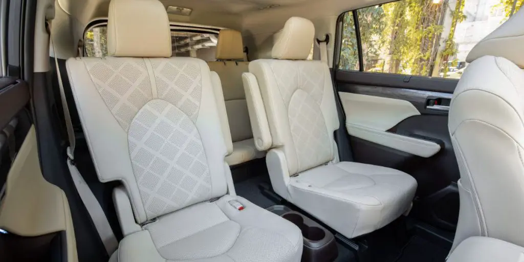 Toyota Highlander back row seats