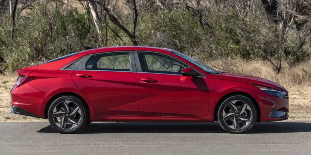 Hyundai Elantra side view