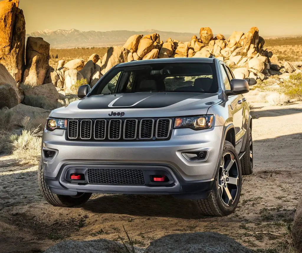 Jeep Grand Cherokee front view