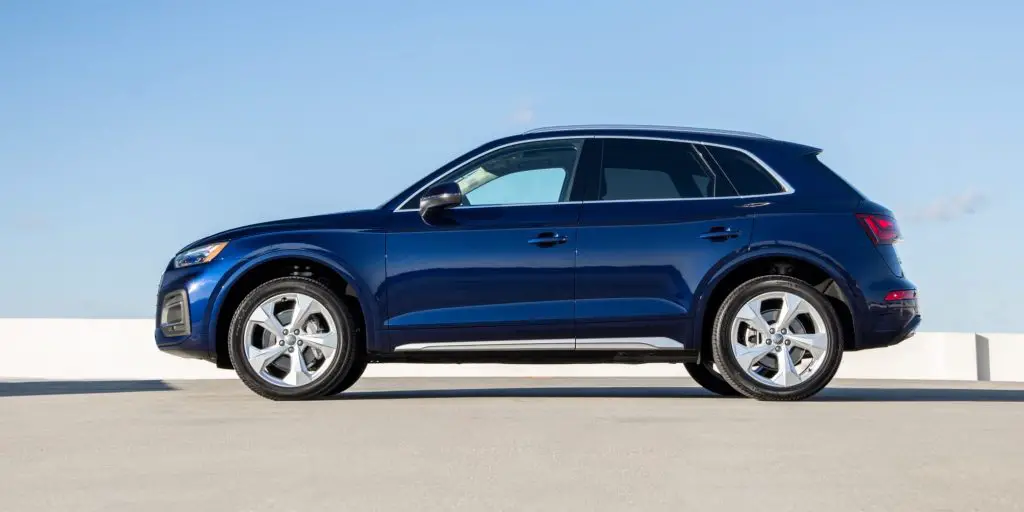 2022 Audi Q5 side view