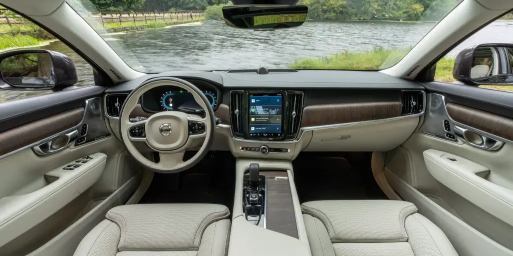 Volvo V90 Cross Country interior