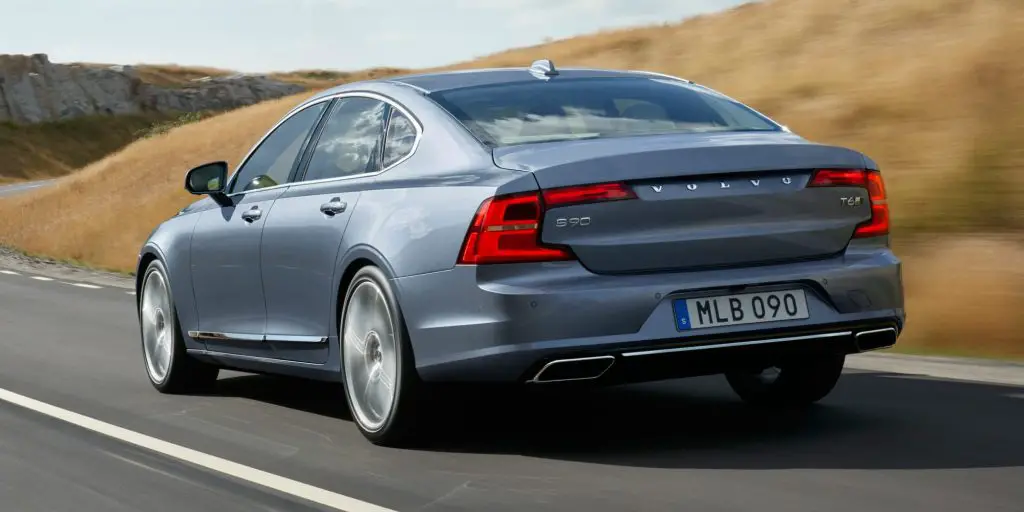 Volvo S90 rear 3/4 view