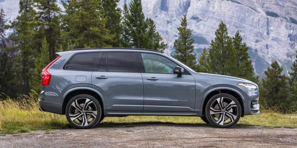 2022 Volvo XC90 side view