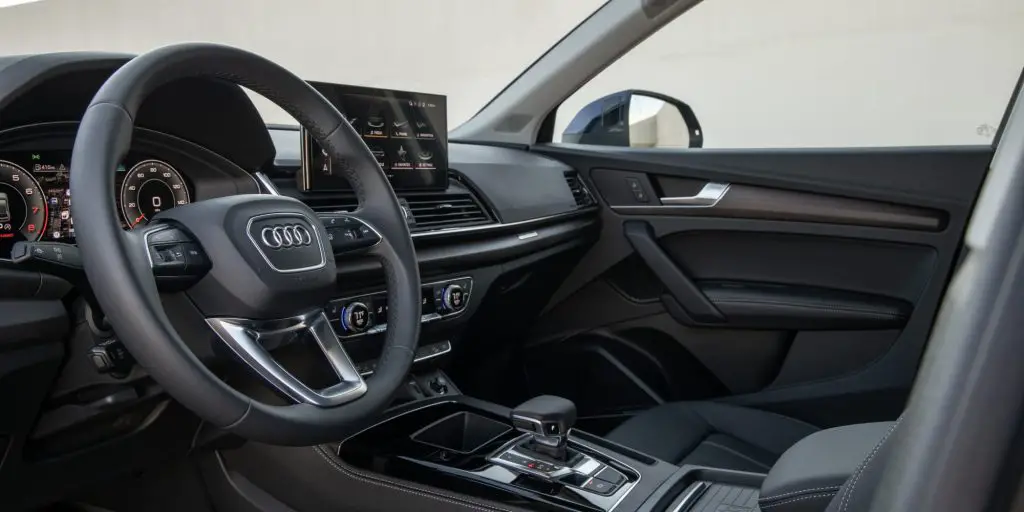 2022 Audi Q5 interior