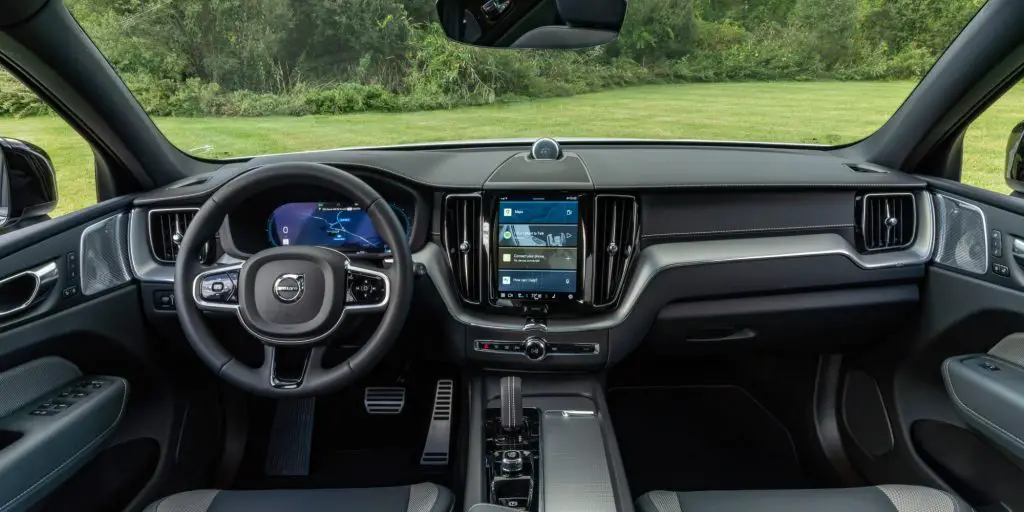 Volvo XC60 2022 interior view