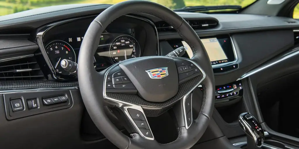 Cadillac XT5 cockpit view