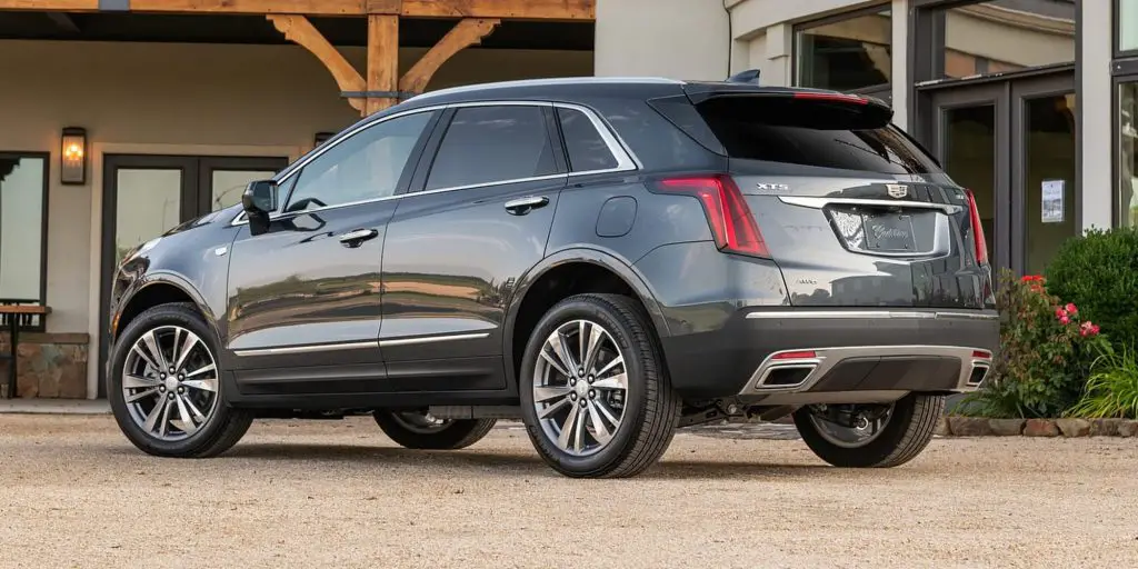 Cadillac XT5 rear 3/4 view