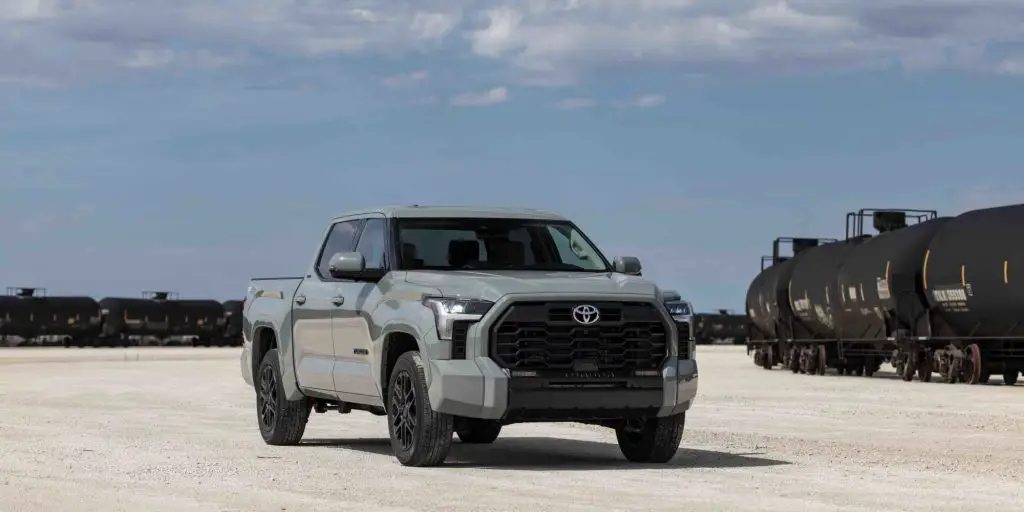 Toyota Tundra front view